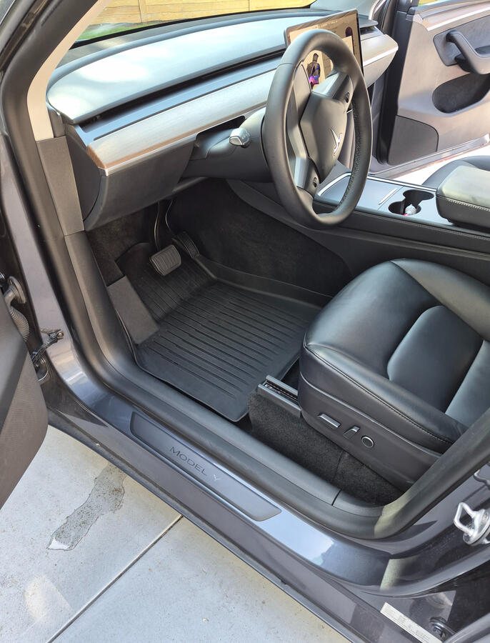 Before and After interior detailing in Newport Beach CA. Family vehicle interior reset Newport Beach, CA.